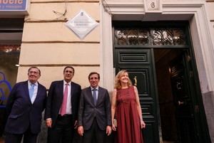 Homenaje a Paloma Gómez Borrero: Almeida destaca su legado como corresponsal en el Vaticano
