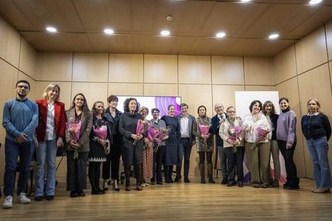Barajas homenajea a mujeres destacadas del distrito