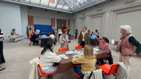 Chamartín celebra la Pascua rumana con talleres y exhibición de trajes tradicionales