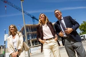 "Alcaldes del PP en Madrid se centran en el futuro de sus municipios, critica Serrano al Gobierno español por su preocupación judicial"